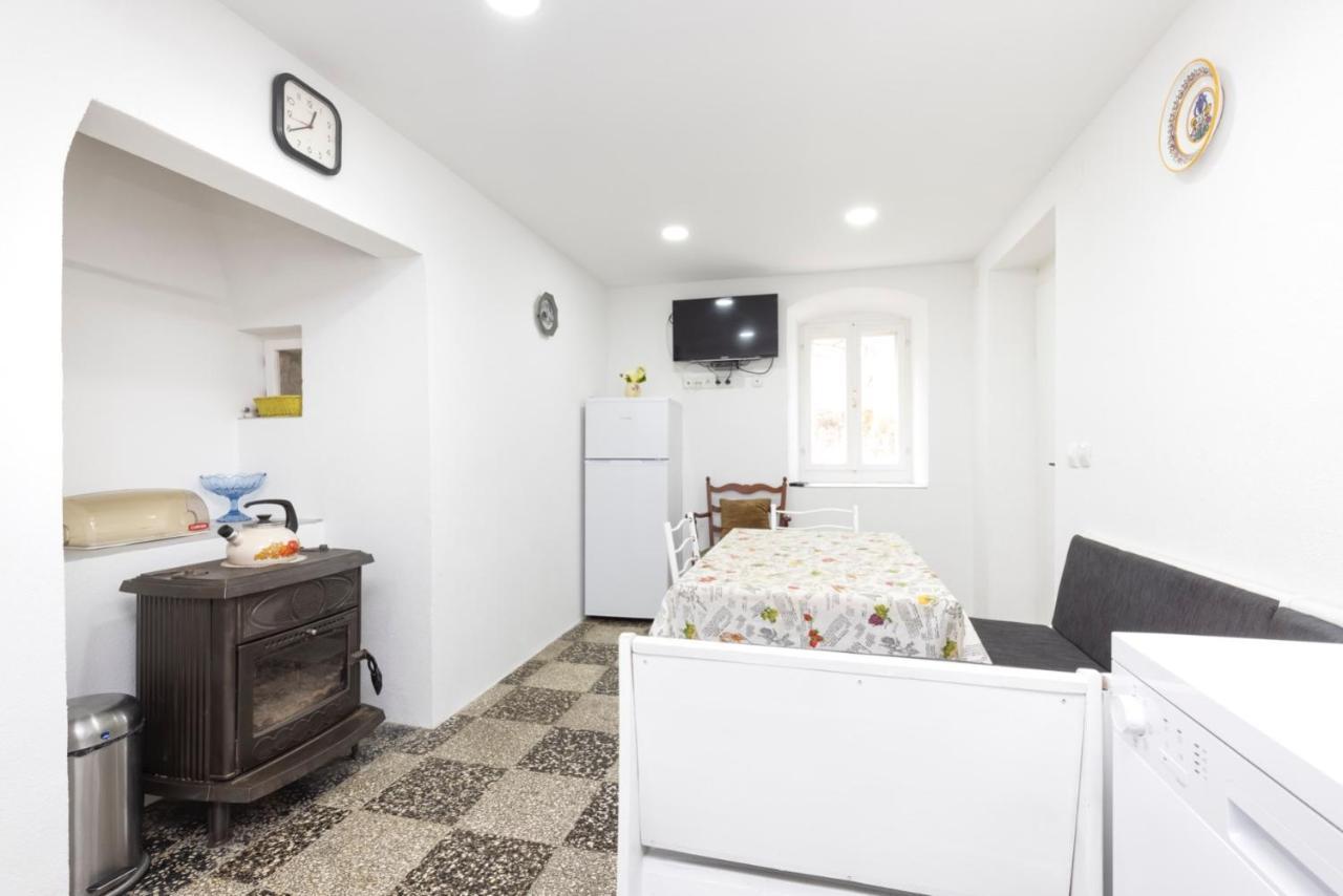 Apartments Ivna Вели-Лошинь Экстерьер фото