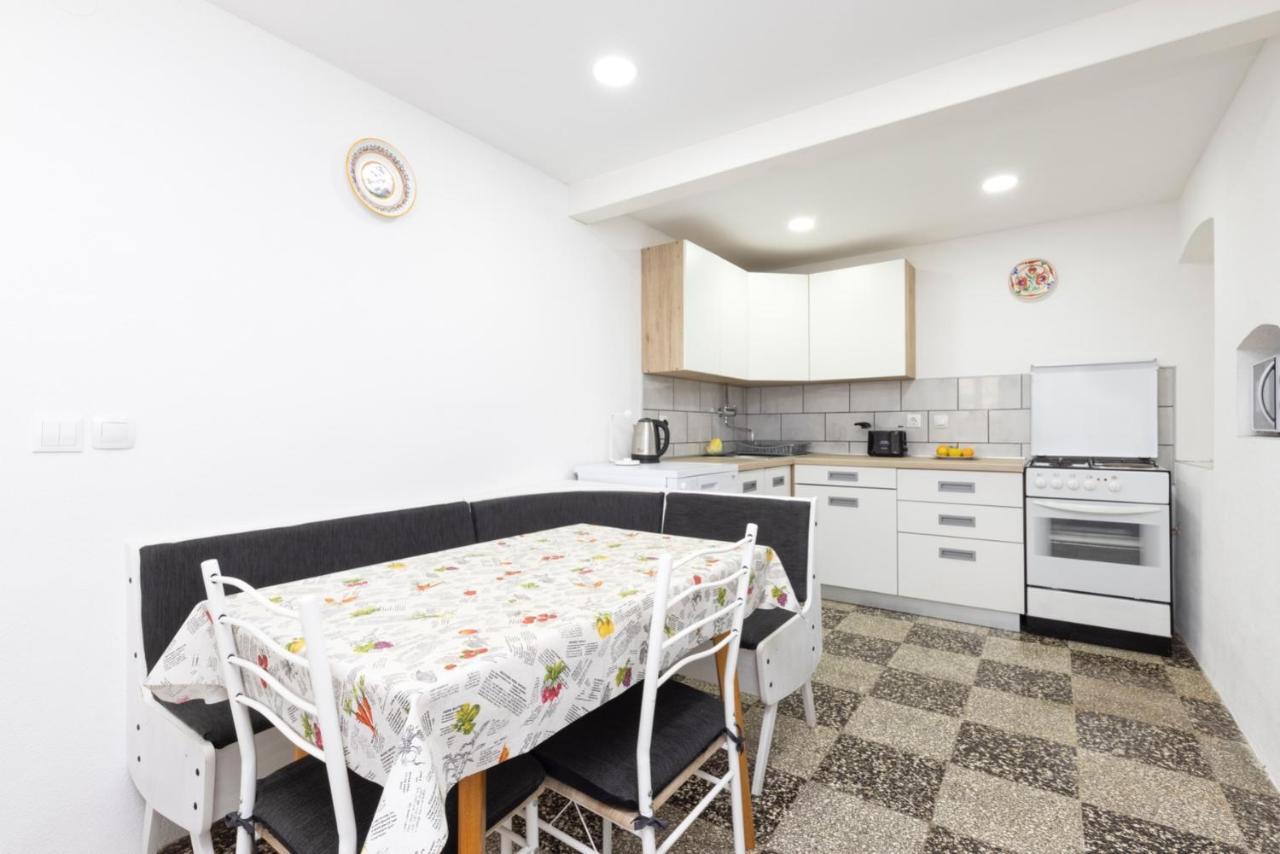 Apartments Ivna Вели-Лошинь Экстерьер фото