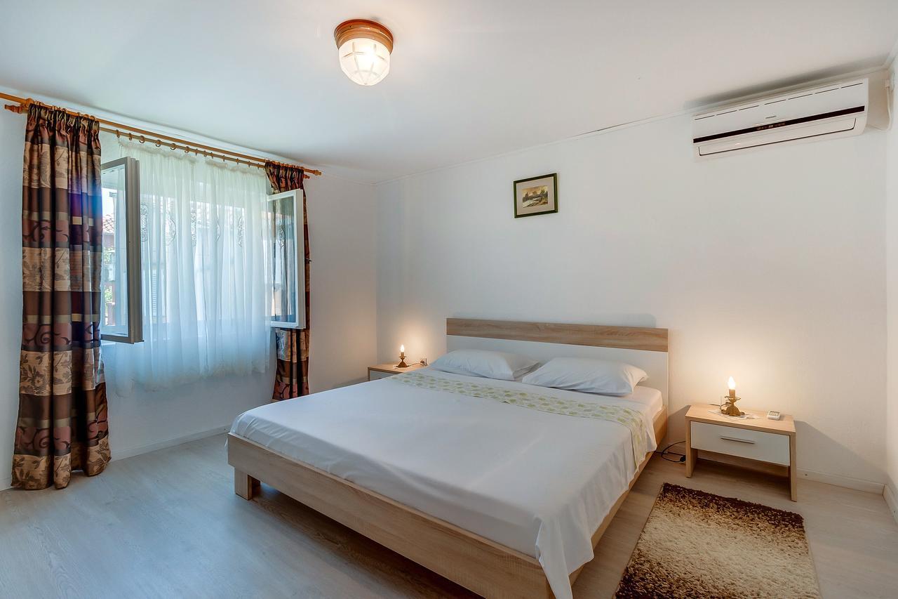 Apartments Ivna Вели-Лошинь Экстерьер фото